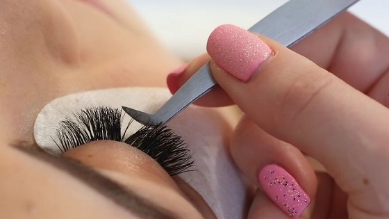 کاشت مژه حرفه‌ ای