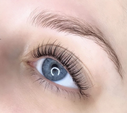 مزایا و معایب لیفت مژه